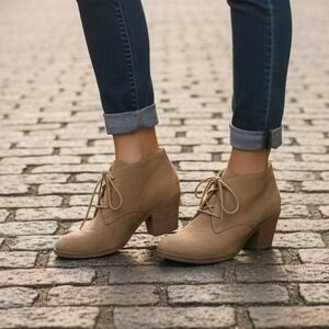 Rocket Dog Womens C355 Tan Faux Suede Lace Up Block Heel Ankle Booties Size 6.5